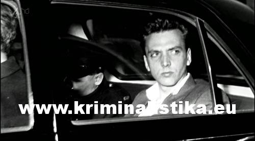 Zatčení Iana Bradyho a jeho převoz na policejní stanici