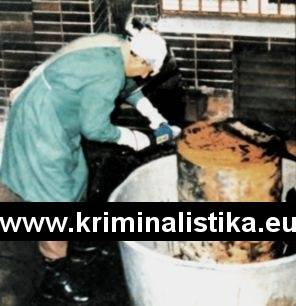 Otevírání sudu soudními lékaři