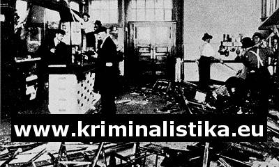Alkohol se vyléval na ulici přímo do kanálu